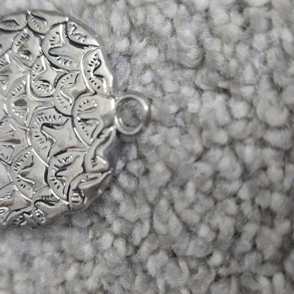 Pineapple Charm - Picture 5 of 5